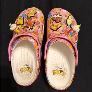 Disney Eats Crocs Pink Food Print Clogs w/ Jibbitz Women’s 8 Men’s 6